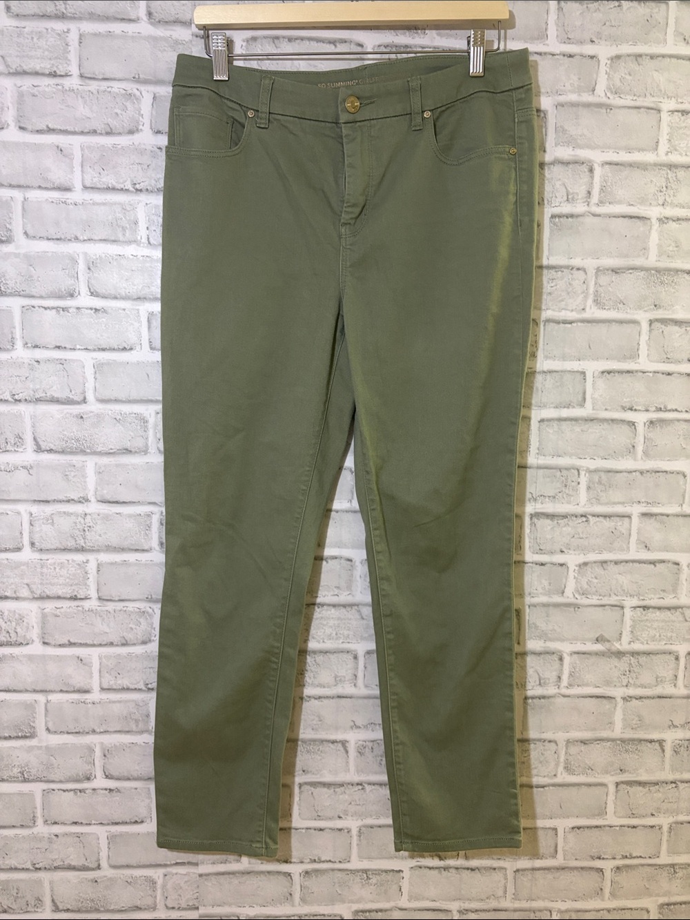 Chico’s so slimming girlfriend ankle Olive Green Slimming Crop Pants - 8R